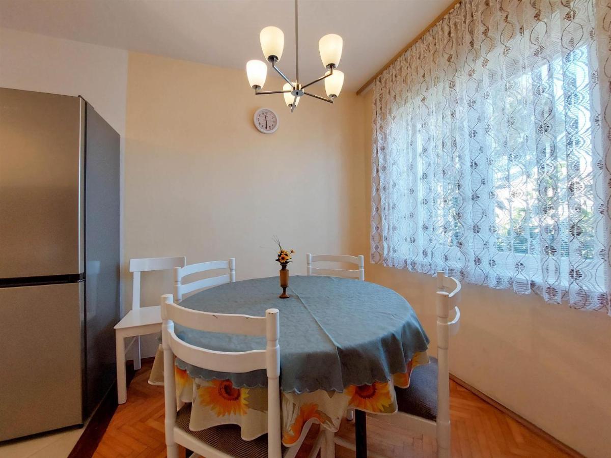 Apartments Nikola Punat Eksteriør billede