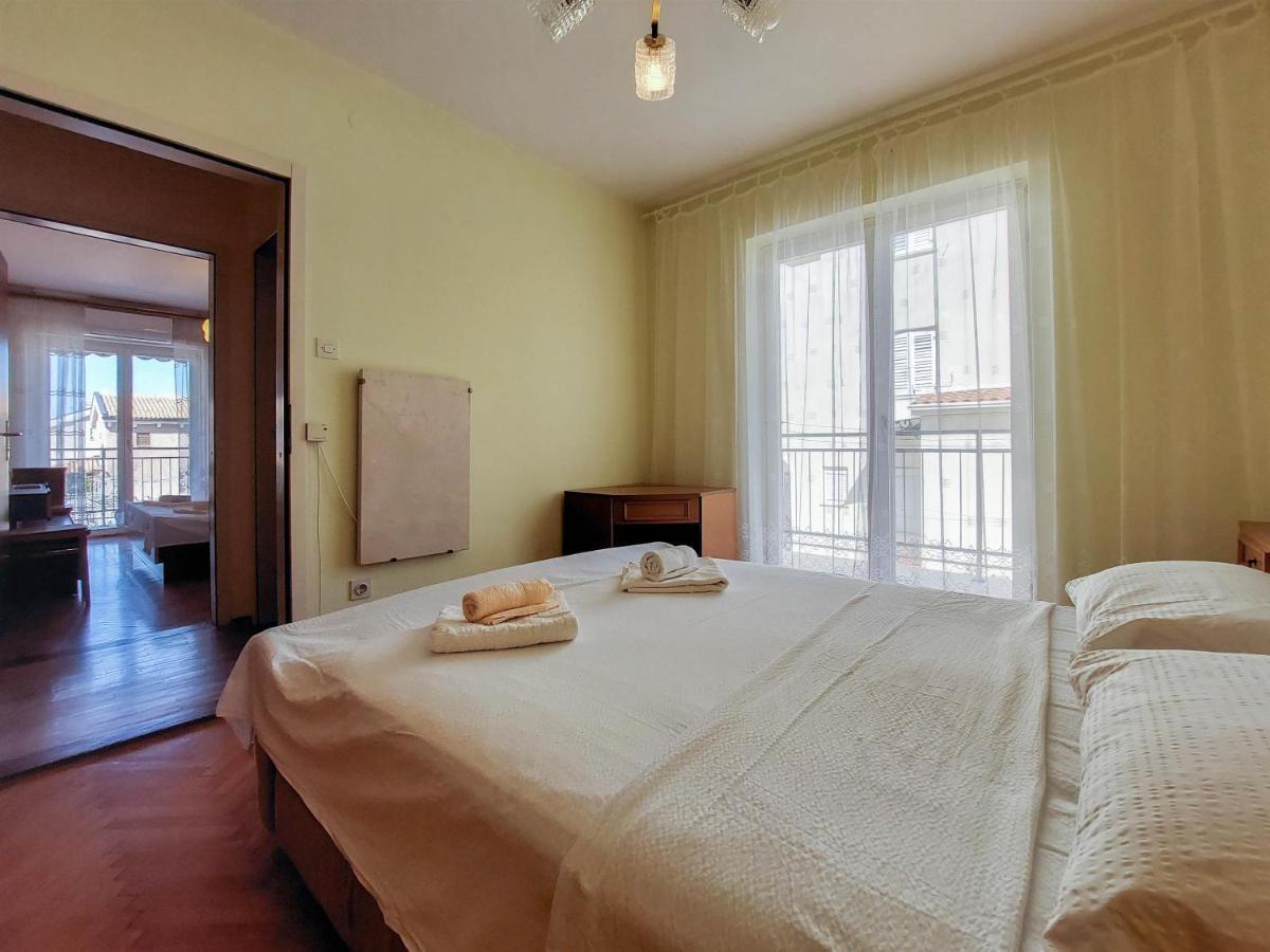Apartments Nikola Punat Eksteriør billede