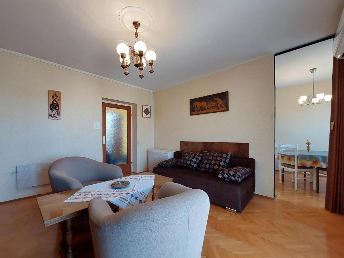 Apartments Nikola Punat Eksteriør billede