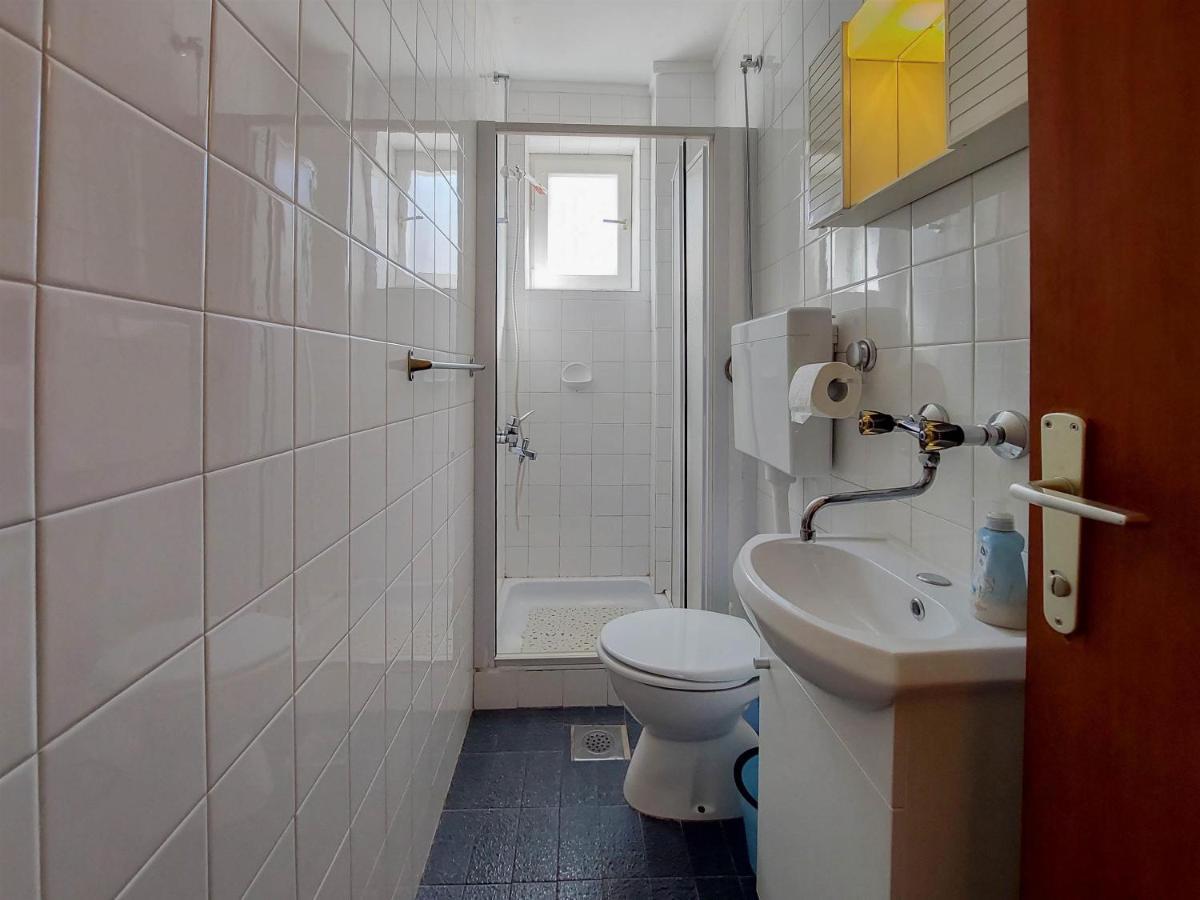 Apartments Nikola Punat Eksteriør billede