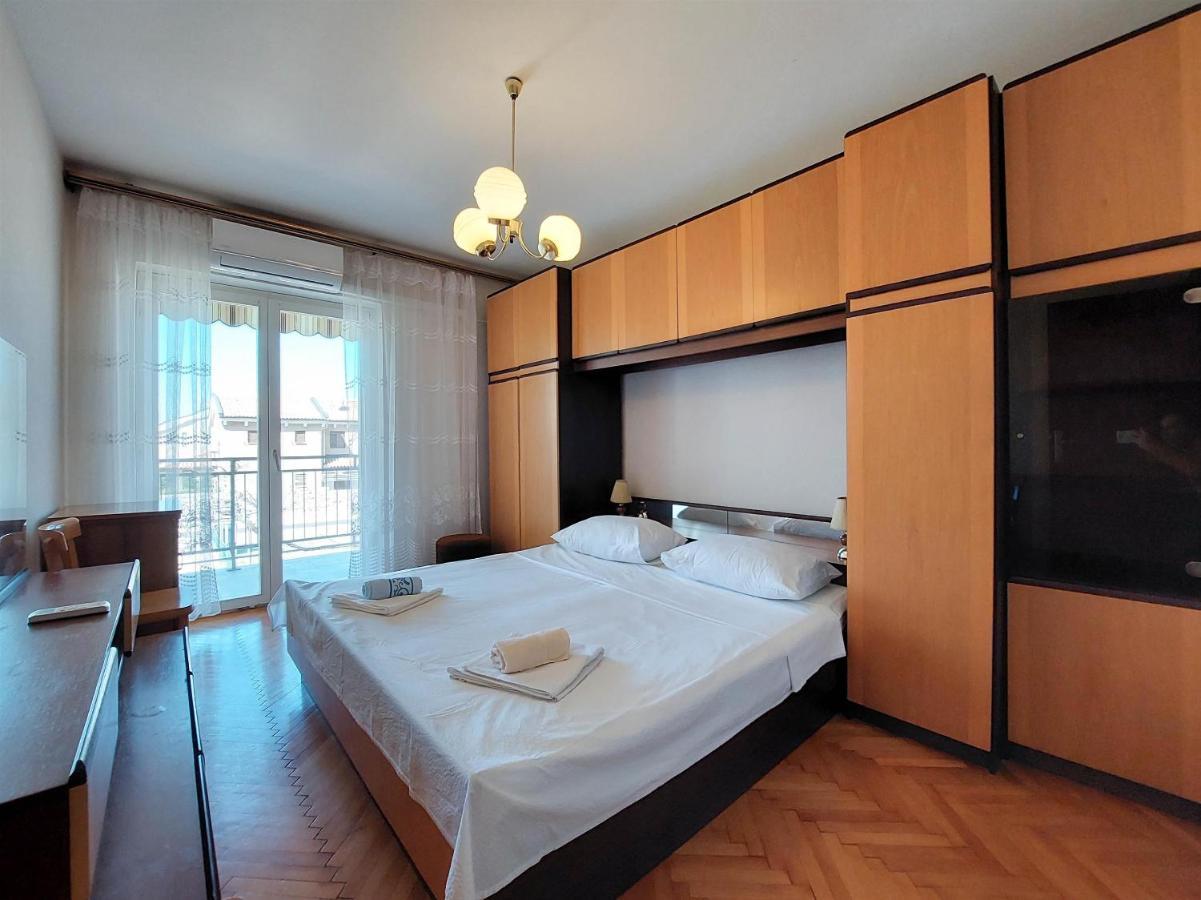 Apartments Nikola Punat Eksteriør billede