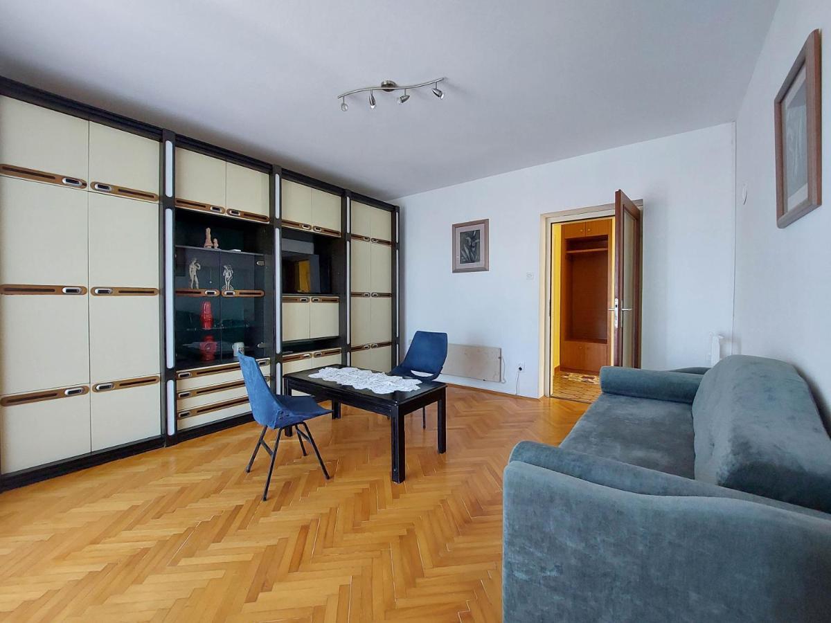 Apartments Nikola Punat Eksteriør billede