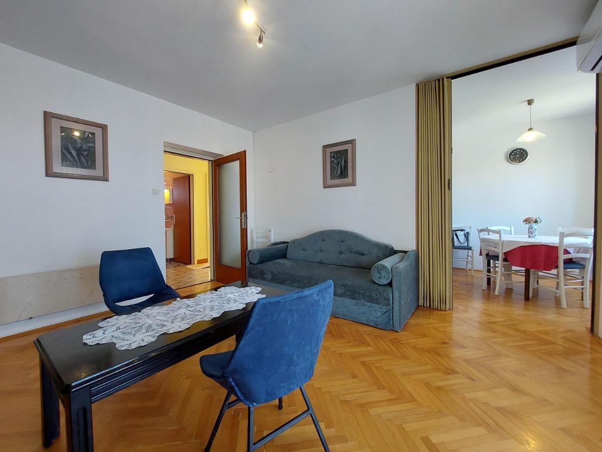 Apartments Nikola Punat Eksteriør billede