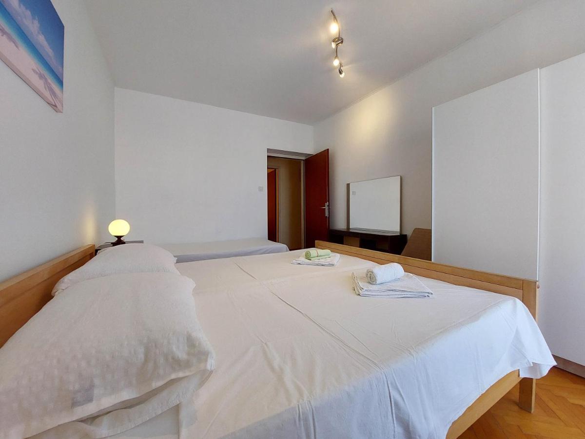 Apartments Nikola Punat Eksteriør billede