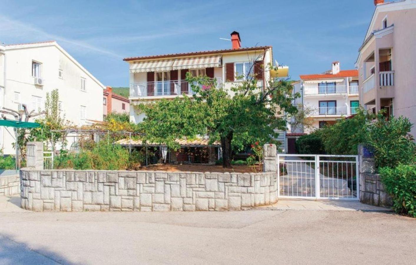 Apartments Nikola Punat Eksteriør billede